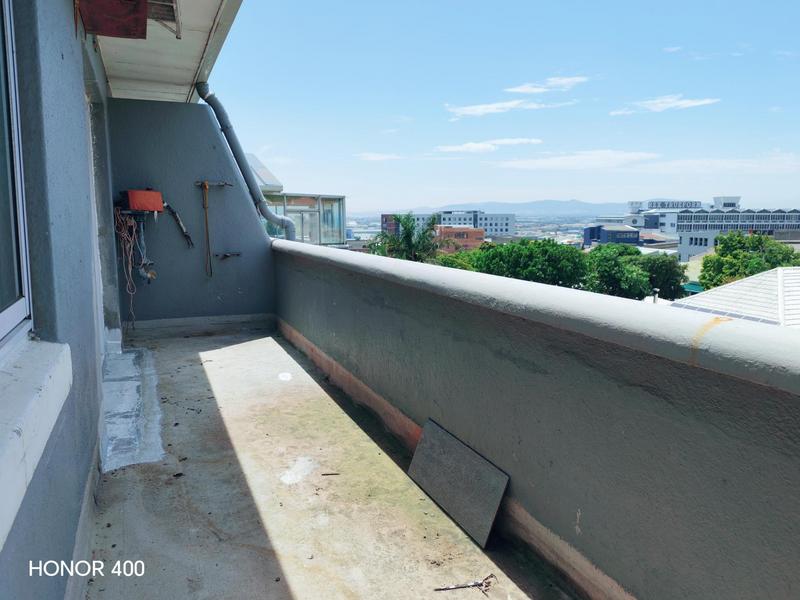 To Let 2 Bedroom Property for Rent in Woodstock Upper Western Cape